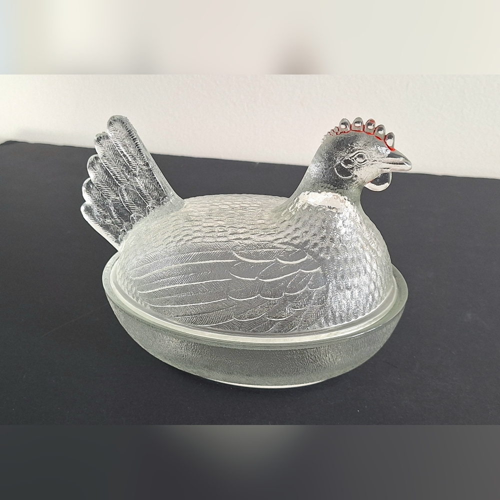Hen on nest Indiana Glass